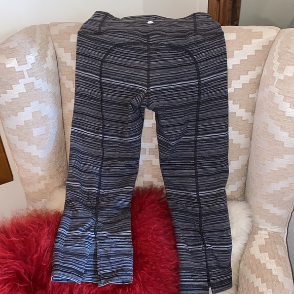 Lululemon Gather & Crow ll Cropped Leggings Sz 4 - Picture 7 of 9